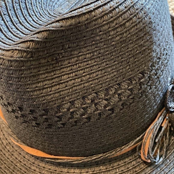 NWOT Lightweight Black Fedora with Flower Band - Picture 2 of 5